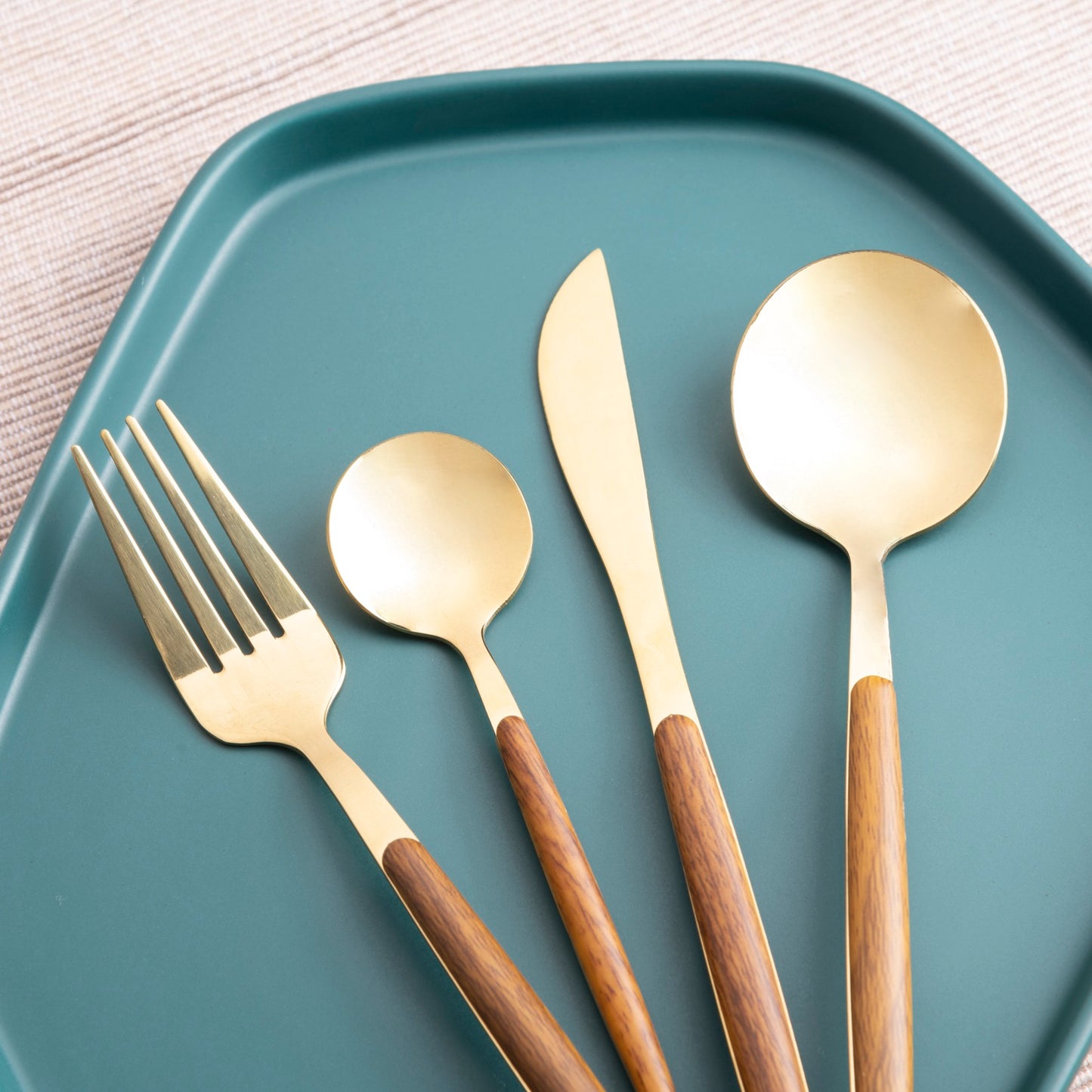 Golden Groove Cutlery Set of 4