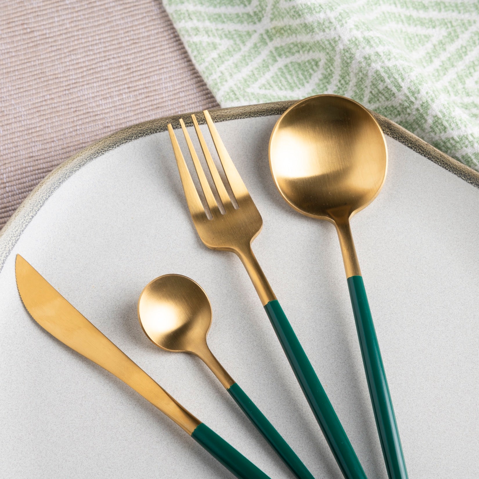 Urban Oasis Cutlery Set of 4