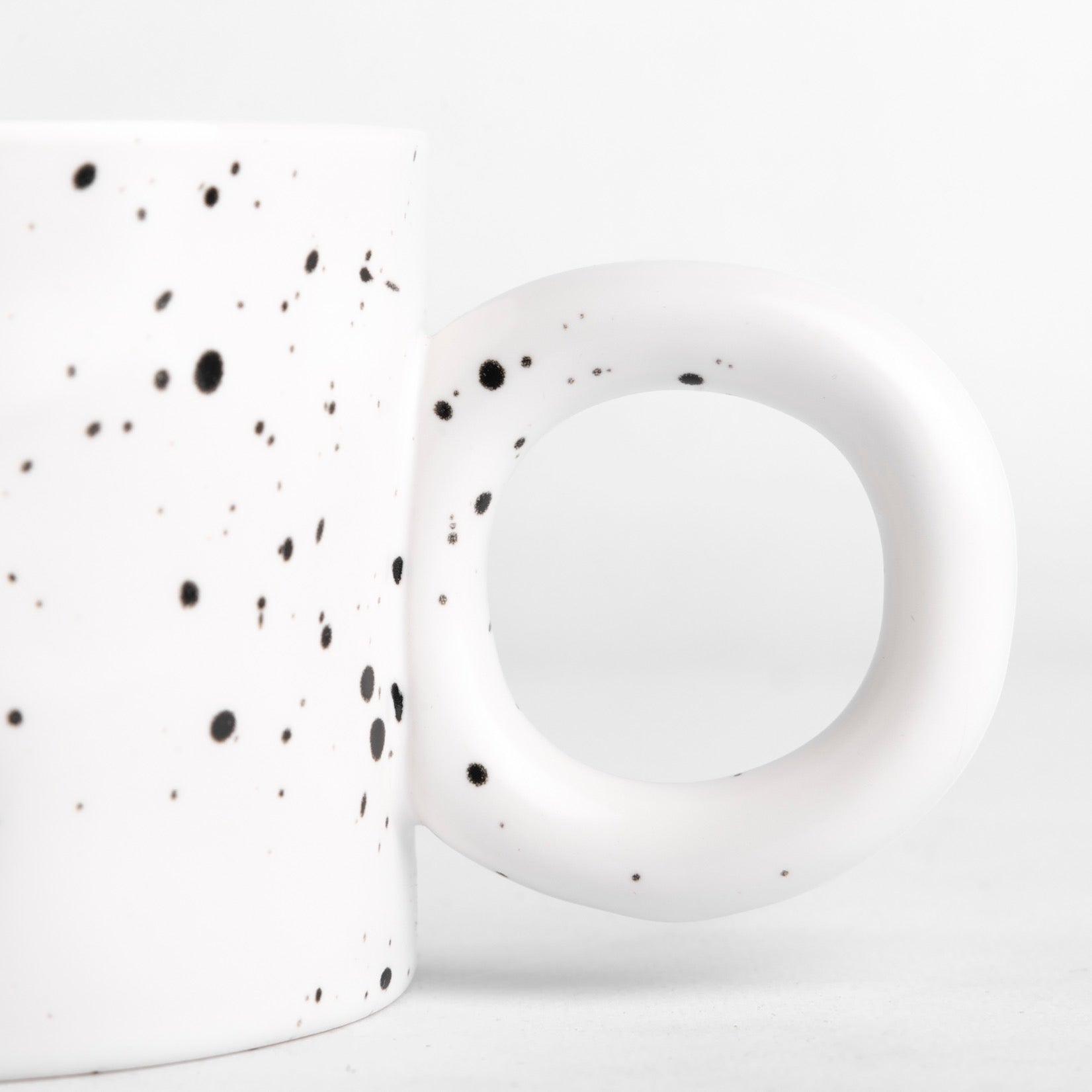 Ring Touch - White With Black Dots