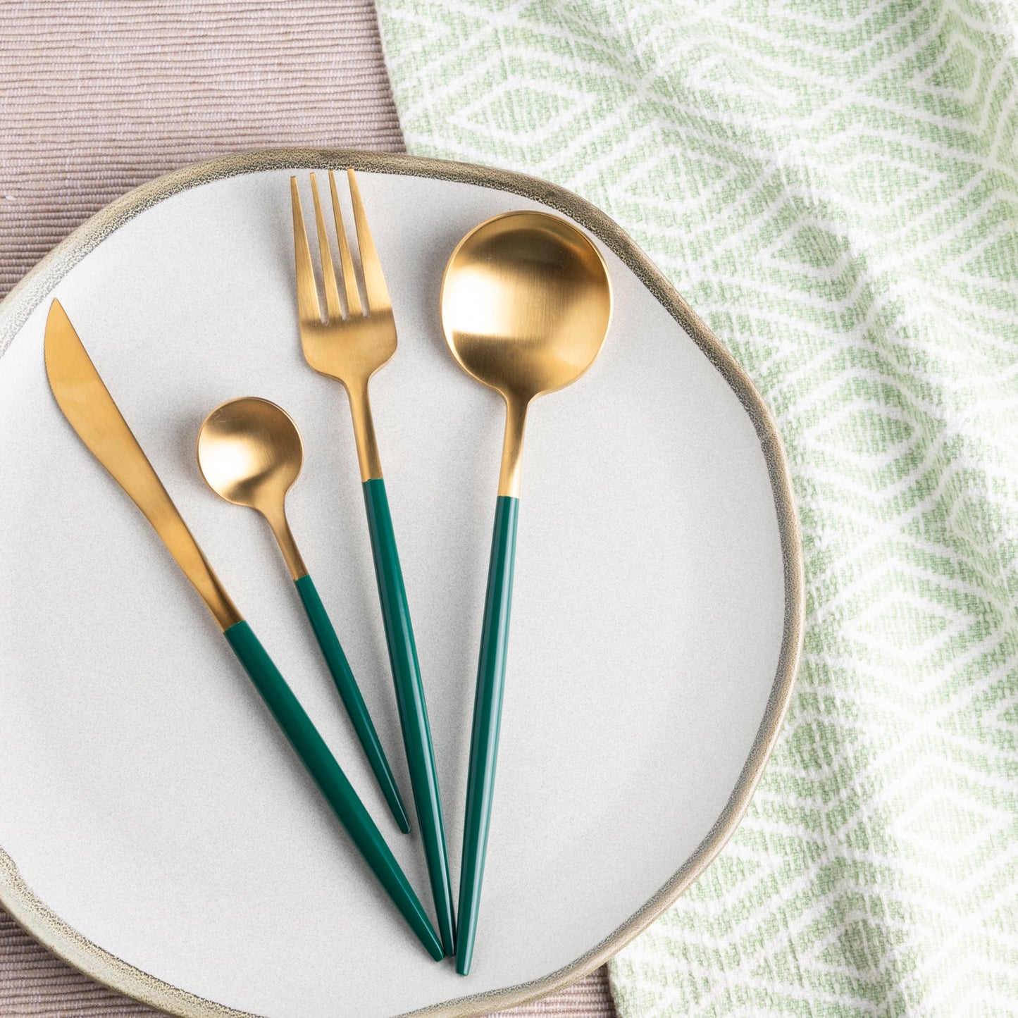 Urban Oasis Cutlery Set of 4